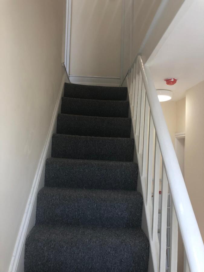 Smeaton Serviced Accommodation Liverpool Buitenkant foto