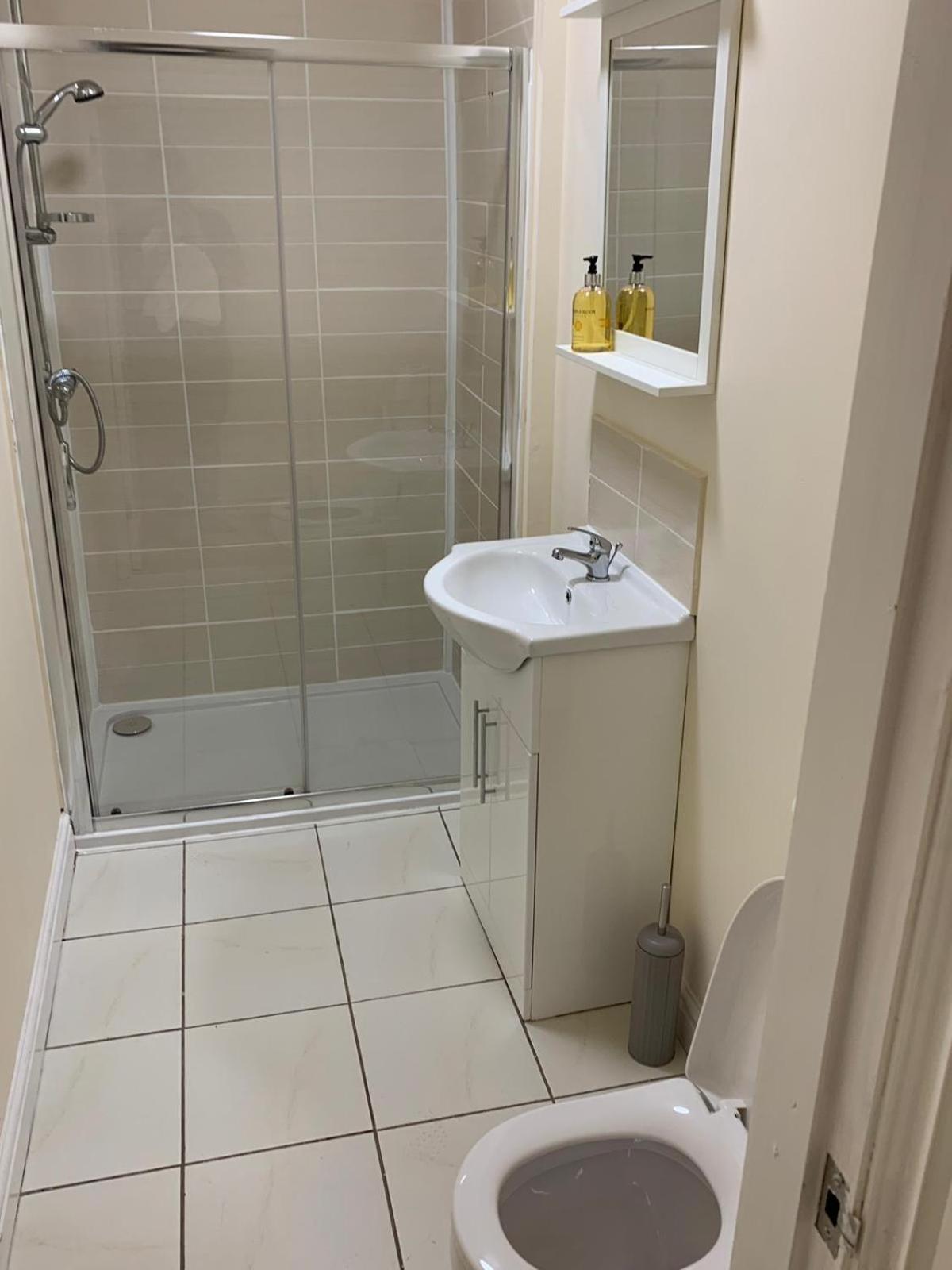 Smeaton Serviced Accommodation Liverpool Buitenkant foto